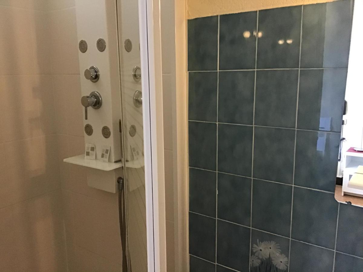 L'Ilot Fleuri Hotell Le Lavandou Exteriör bild