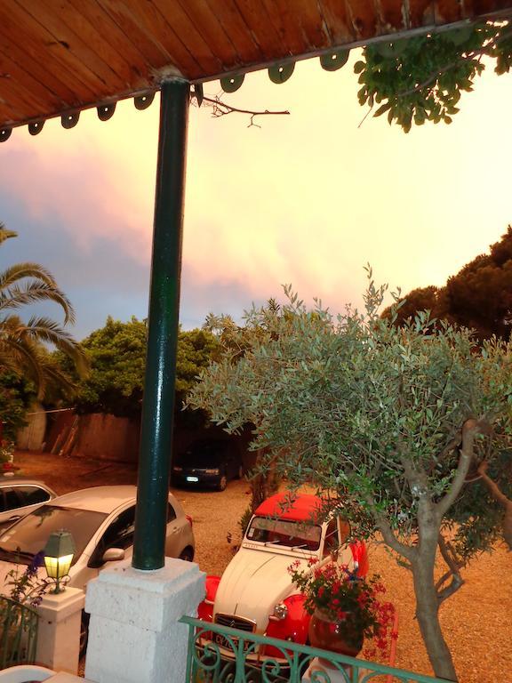 L'Ilot Fleuri Hotell Le Lavandou Exteriör bild