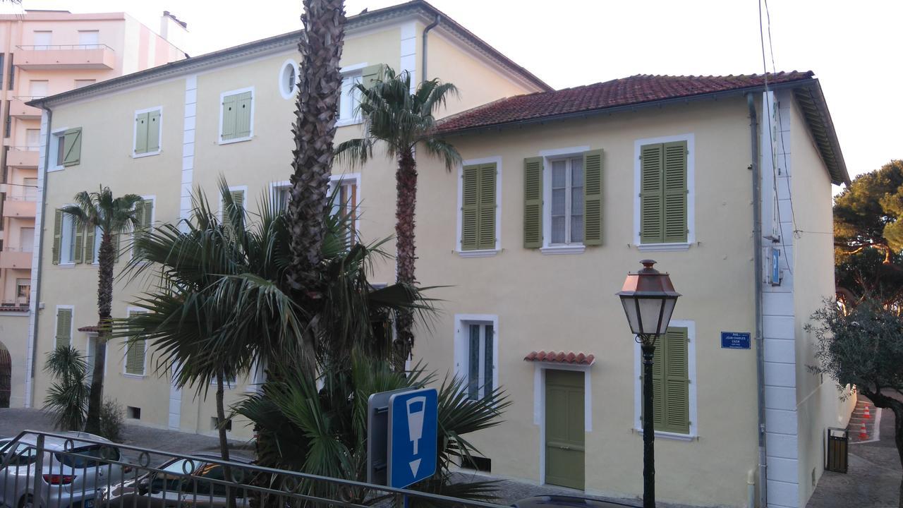 L'Ilot Fleuri Hotell Le Lavandou Exteriör bild
